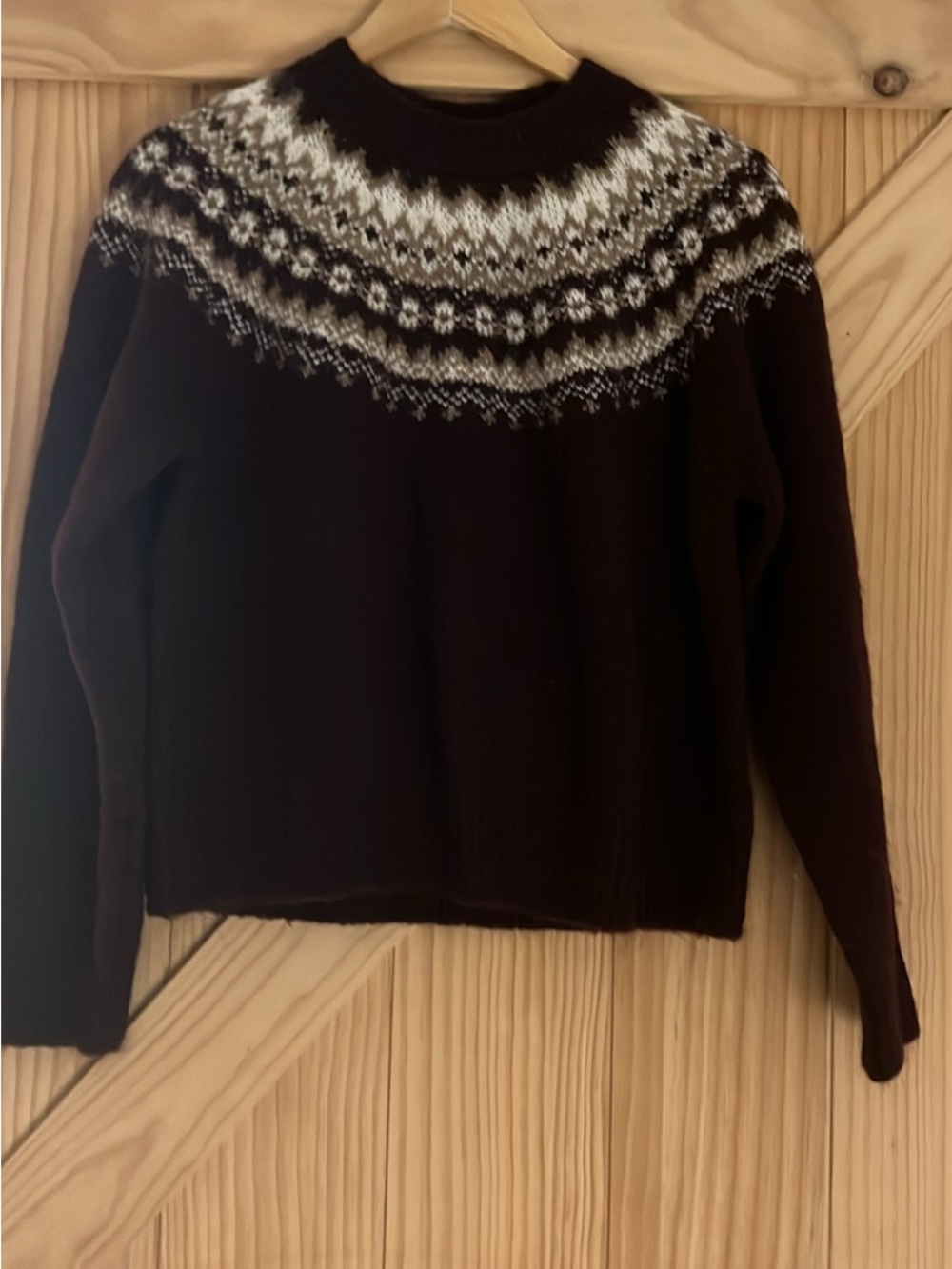 Uniqlo Brown Crewneck Sweater with Ivory and Gray Nordic Yoke